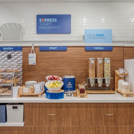 Holiday Inn Express Troy By Ihg Exteriör bild