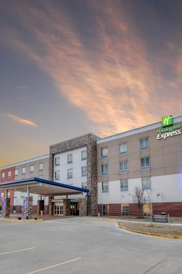 Holiday Inn Express Troy By Ihg Exteriör bild