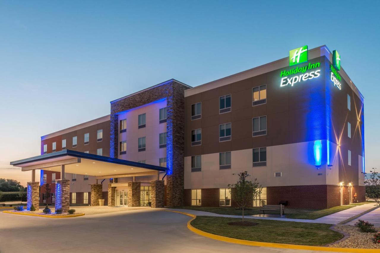 Holiday Inn Express Troy By Ihg Exteriör bild